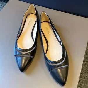 Nine West Black Saxton Flats w/ mesh inserts